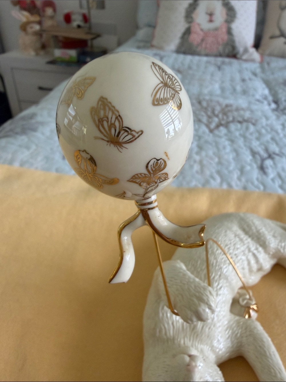 Lenox White Cat Figurine Toy with Balloon - Decorative Pet Decor - Picture 10 of 10